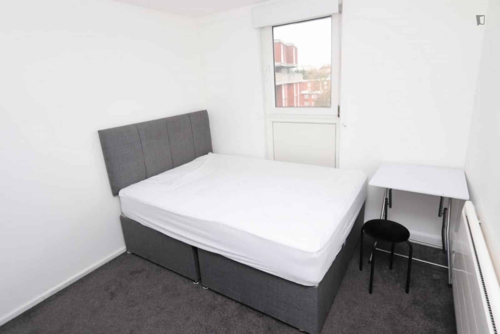 Bedroom 1  - Kitchen?w=400&h=260&fit=crop&q=40&auto=format&trim=auto