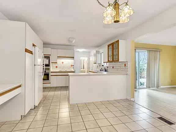 5565 Grant St, Vancouver 5