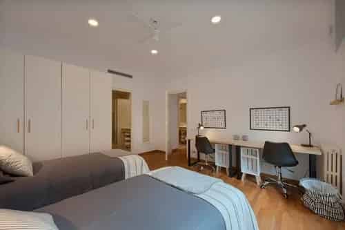 Common Area?w=400&h=260&fit=crop&q=40&auto=format&trim=auto