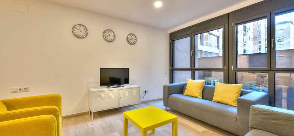 Common Area?w=400&h=260&fit=crop&q=40&auto=format&trim=auto