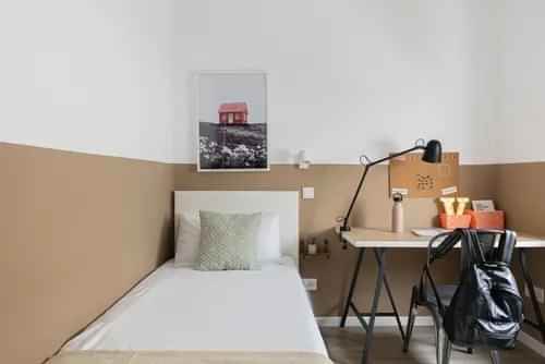 Common Area?w=400&h=260&fit=crop&q=40&auto=format&trim=auto