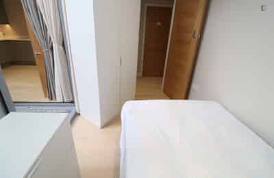 Bedroom 1 - Kitchen?w=400&h=260&fit=crop&q=40&auto=format&trim=auto