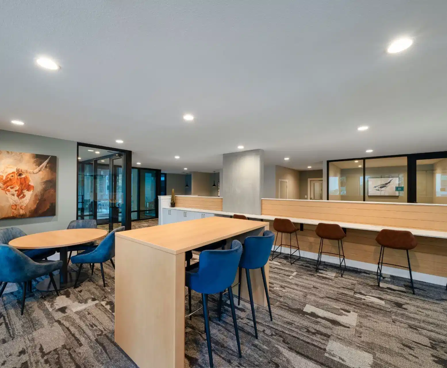 Exterior?w=400&h=260&fit=crop&q=40&auto=format&trim=auto