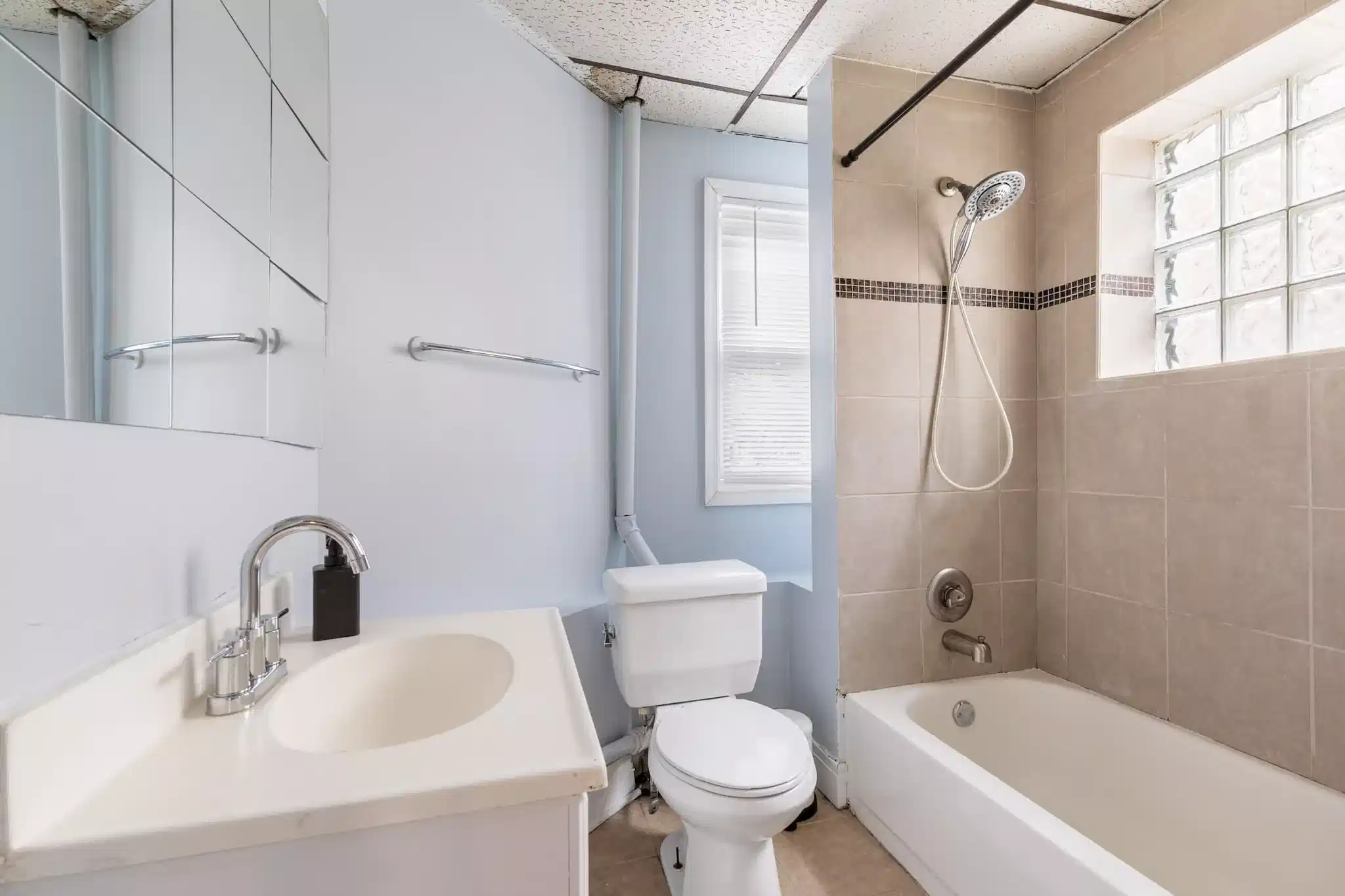 June Homes 60642, Chicago - Chicago, Illinois, United States - #1242C : Noble Square - Bathroom