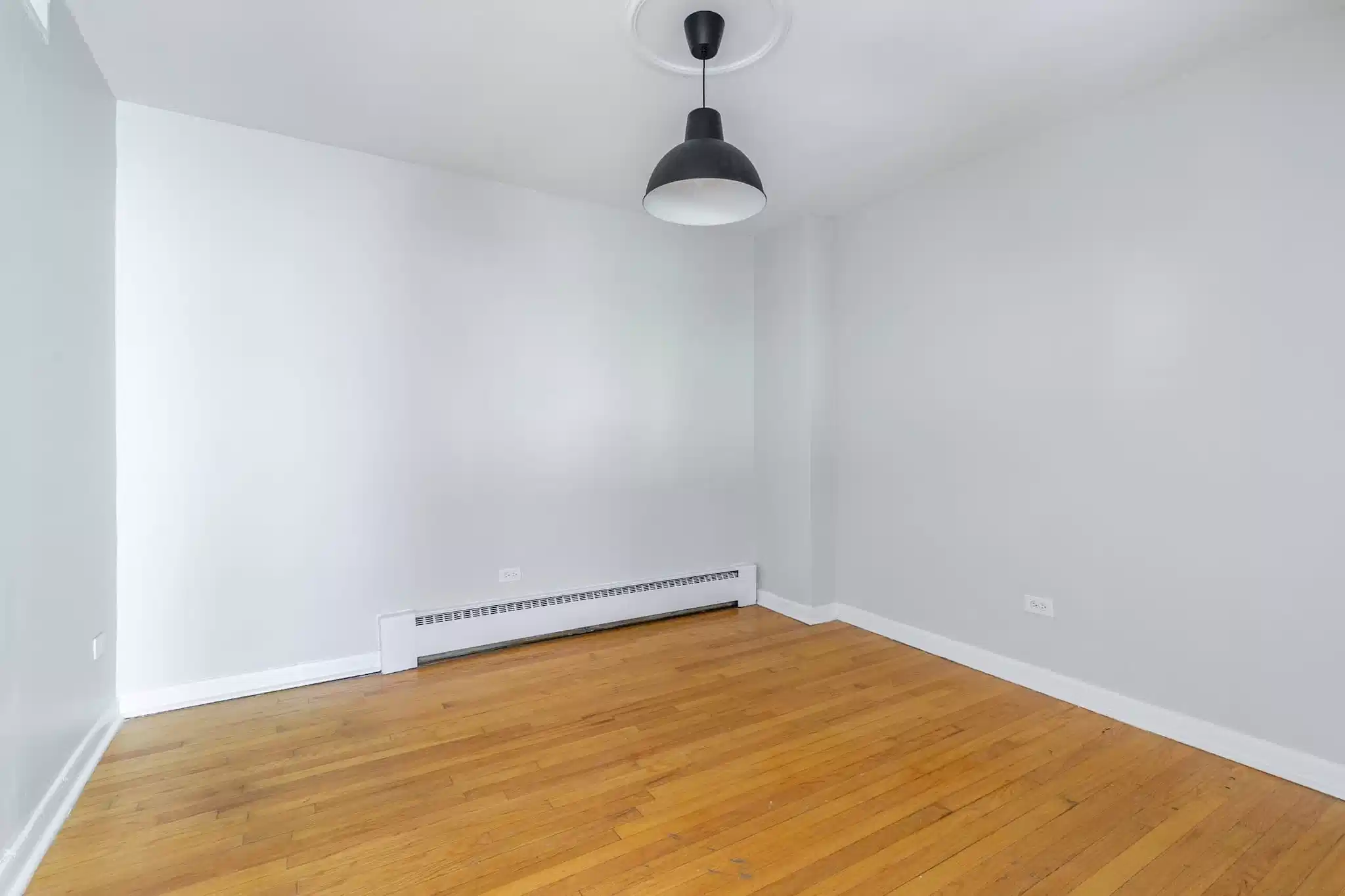 #1483B : West Town - Bathroom?w=400&h=260&fit=crop&q=40&auto=format&trim=auto