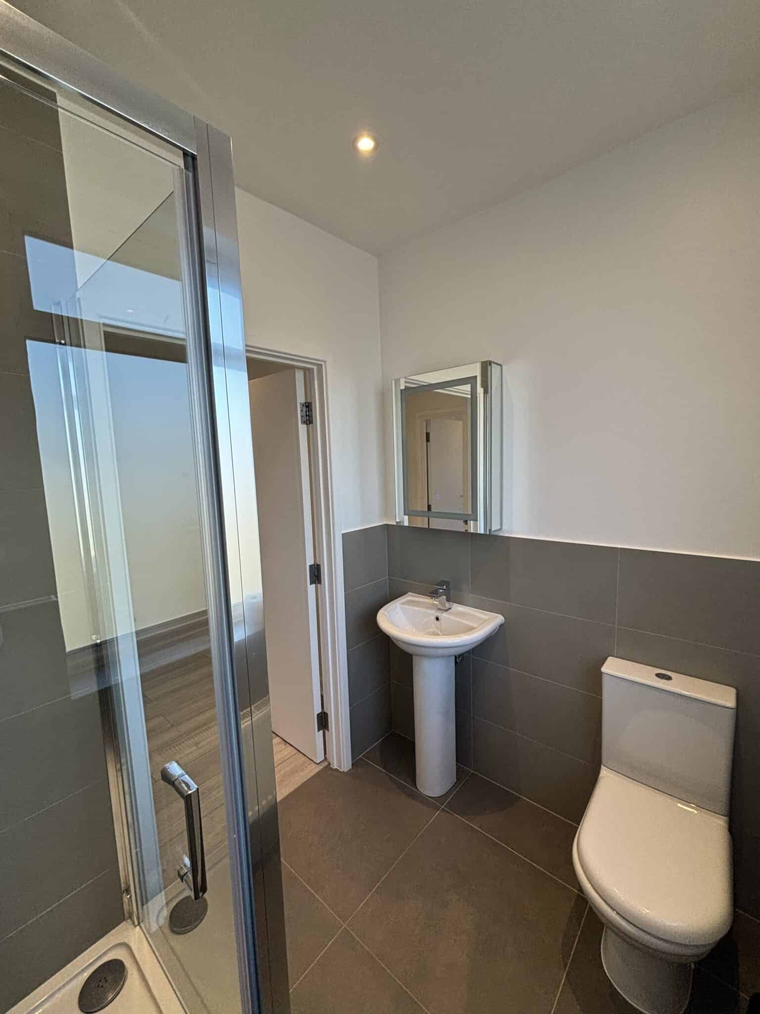 AES Euston, London - London, England, United Kingdom - 1 Bedroom Apartment - Bathroom