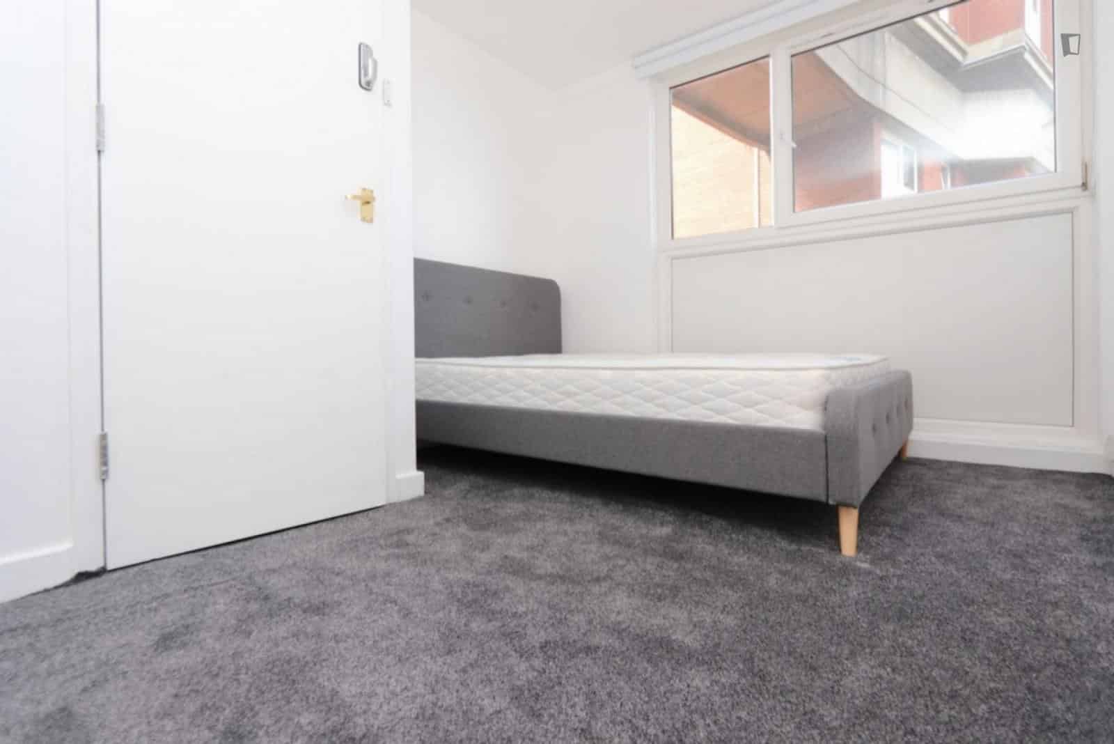 Bedroom 1  - Bathroom?w=400&h=260&fit=crop&q=40&auto=format&trim=auto