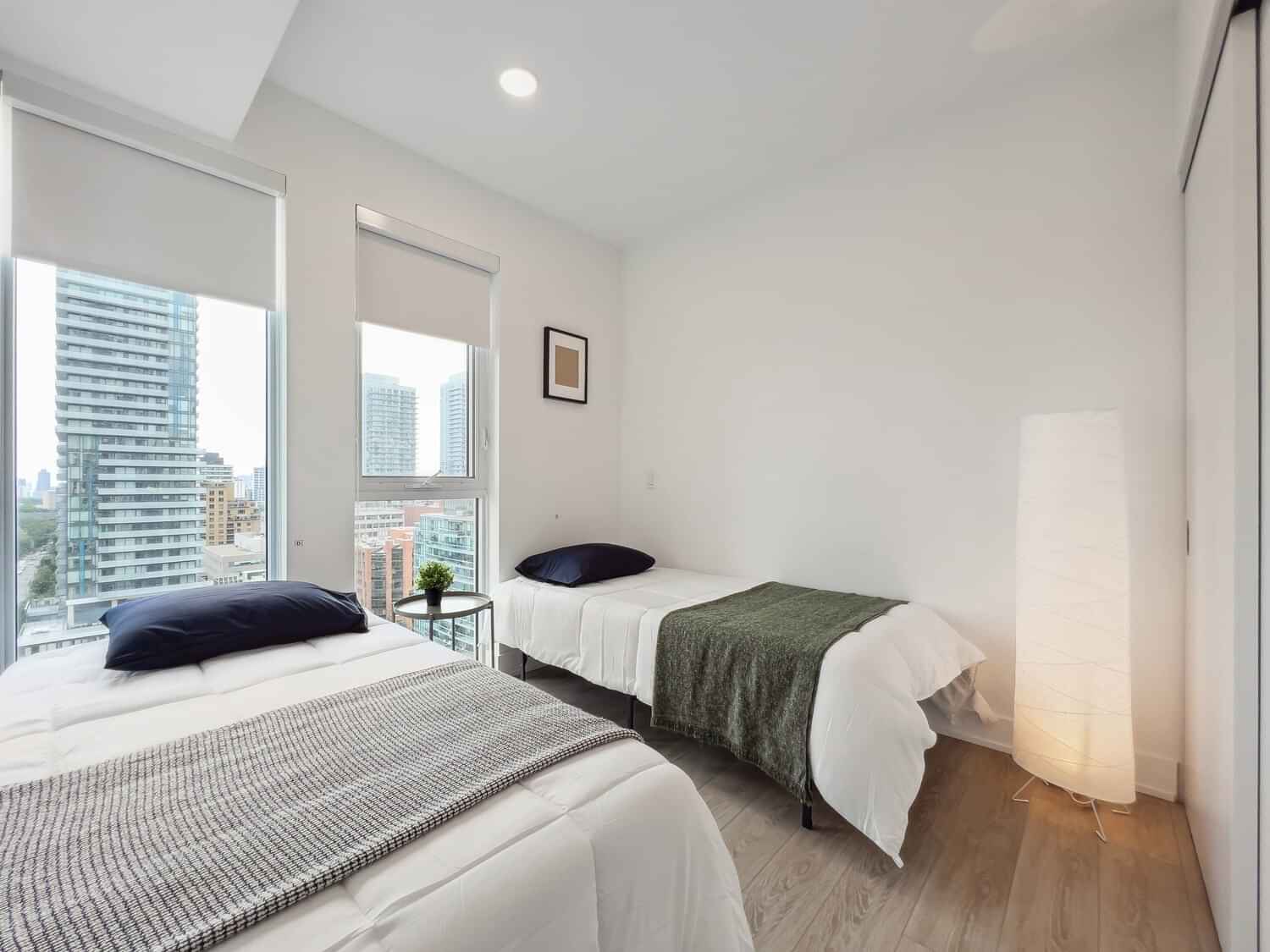 Amenities?w=400&h=260&fit=crop&q=40&auto=format&trim=auto