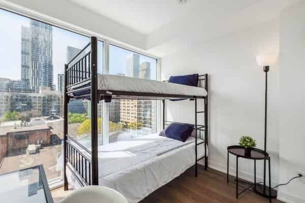 Amenities?w=400&h=260&fit=crop&q=40&auto=format&trim=auto