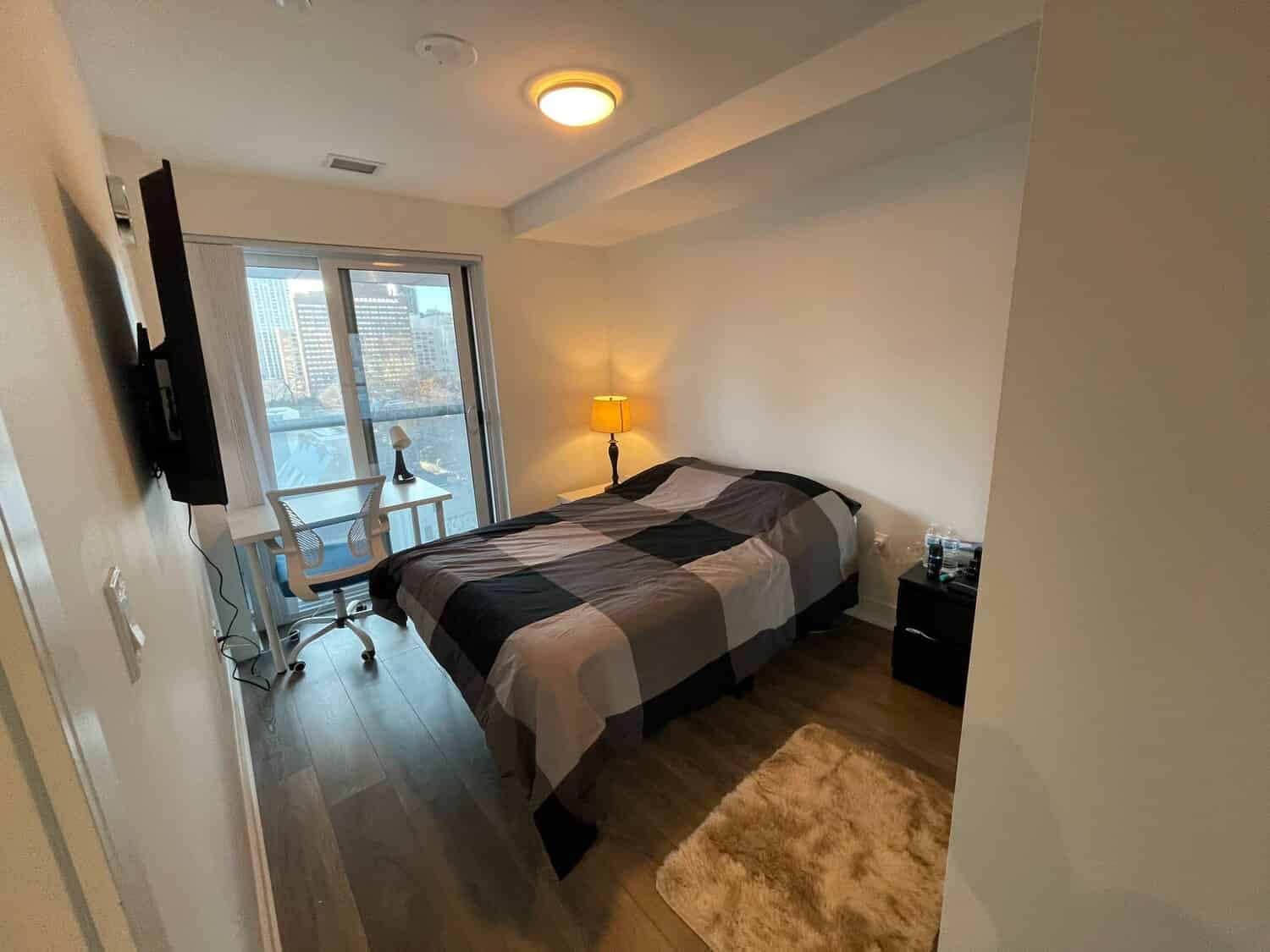 Amenities?w=400&h=260&fit=crop&q=40&auto=format&trim=auto