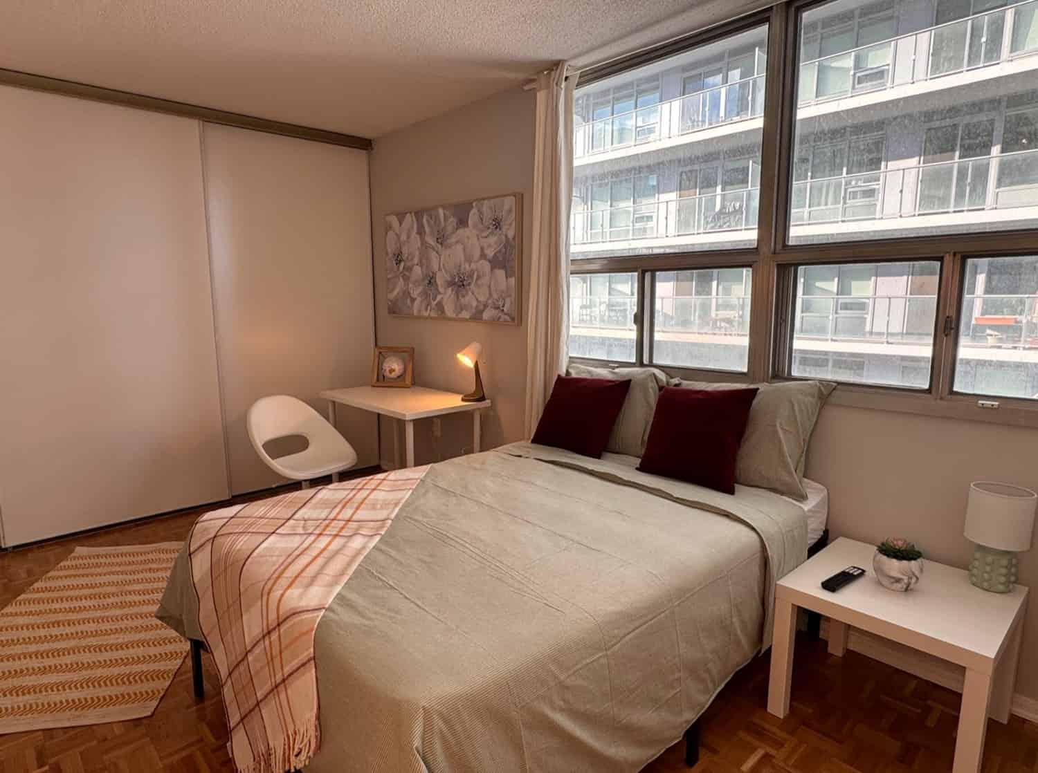 Kitchen?w=400&h=260&fit=crop&q=40&auto=format&trim=auto