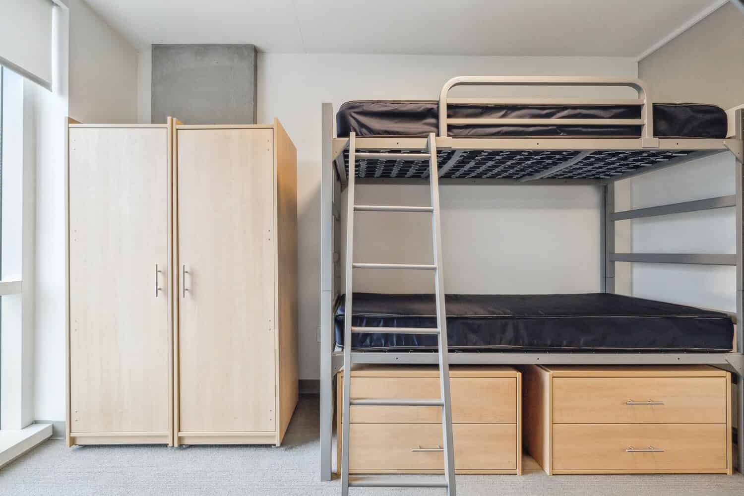 205 Van Ness Avenue, San Francisco - San Francisco, California, United States - 3 Bedroom Shared Bathroom - Bedroom