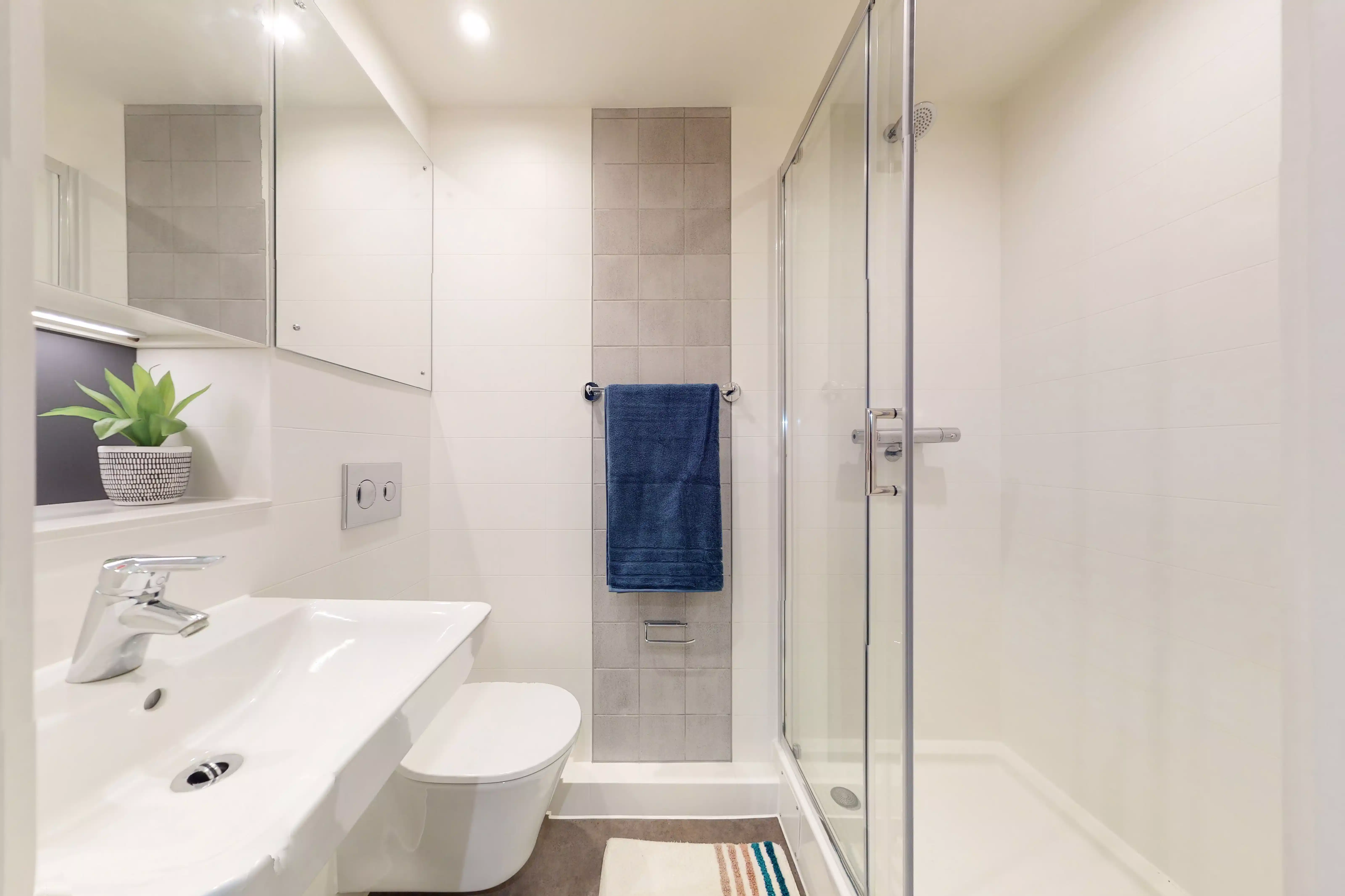 Common Area?w=400&h=260&fit=crop&q=40&auto=format&trim=auto