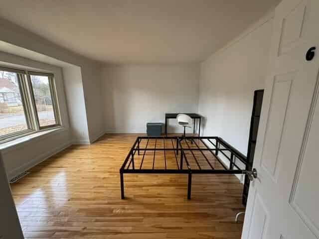 Common Area?w=400&h=260&fit=crop&q=40&auto=format&trim=auto