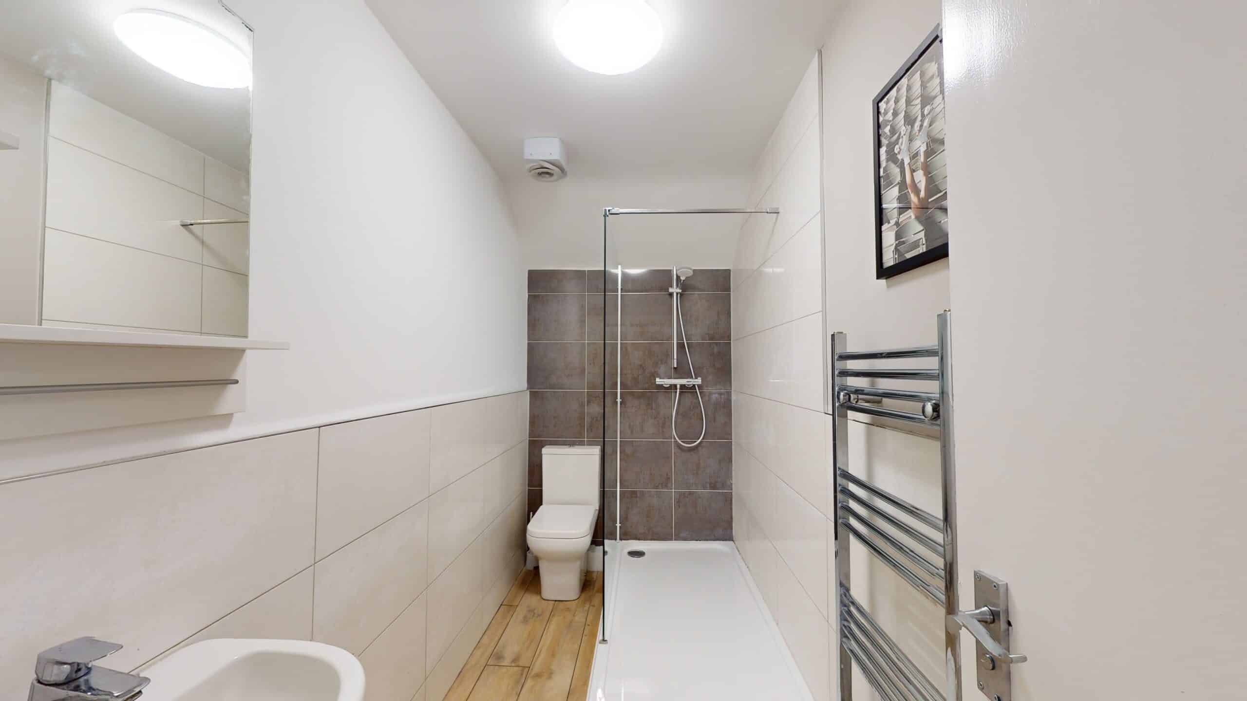 Bedroom 1 - Common Area?w=400&h=260&fit=crop&q=40&auto=format&trim=auto