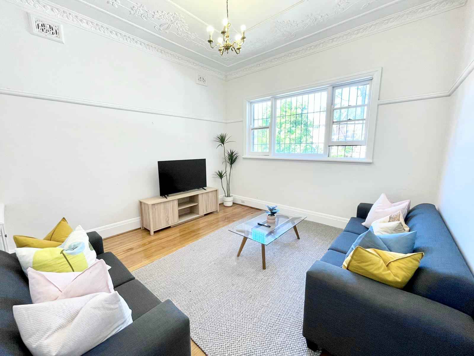 Ensuite Room - Amenities?w=400&h=260&fit=crop&q=40&auto=format&trim=auto