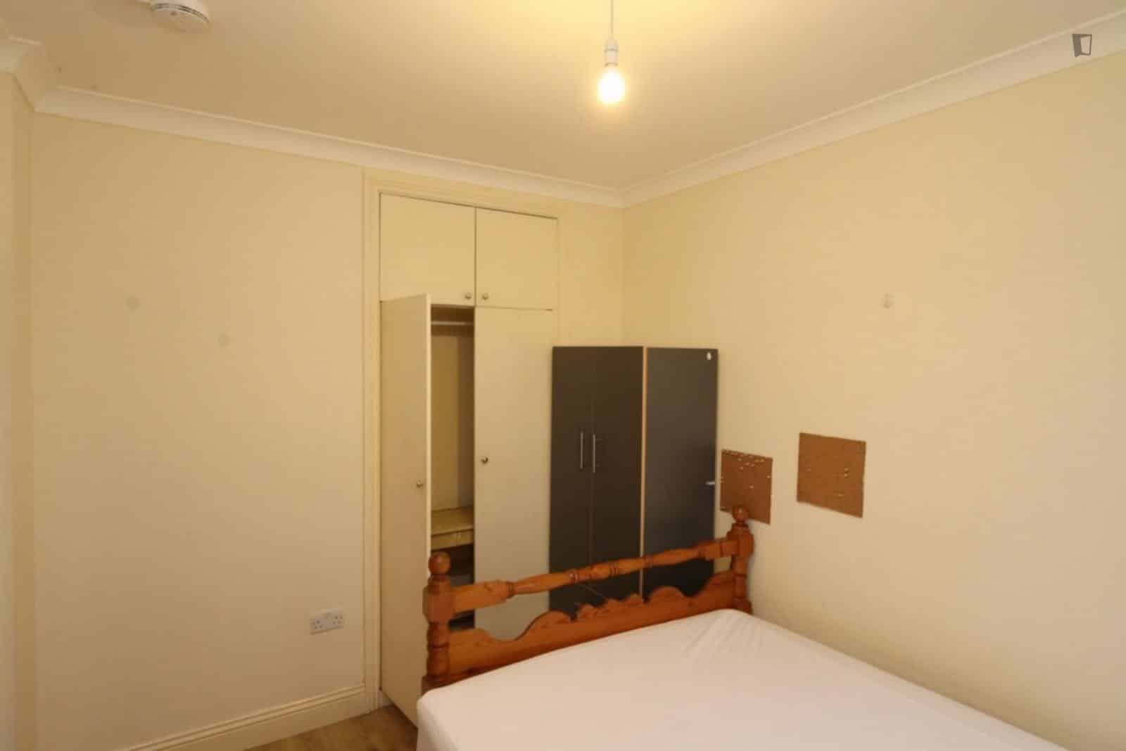 5 bedroom apartment, Alexandra Road - London, England, United Kingdom - Bedroom 4 - Bedroom