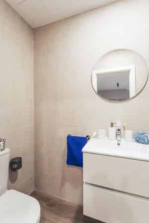 Kitchen?w=400&h=260&fit=crop&q=40&auto=format&trim=auto