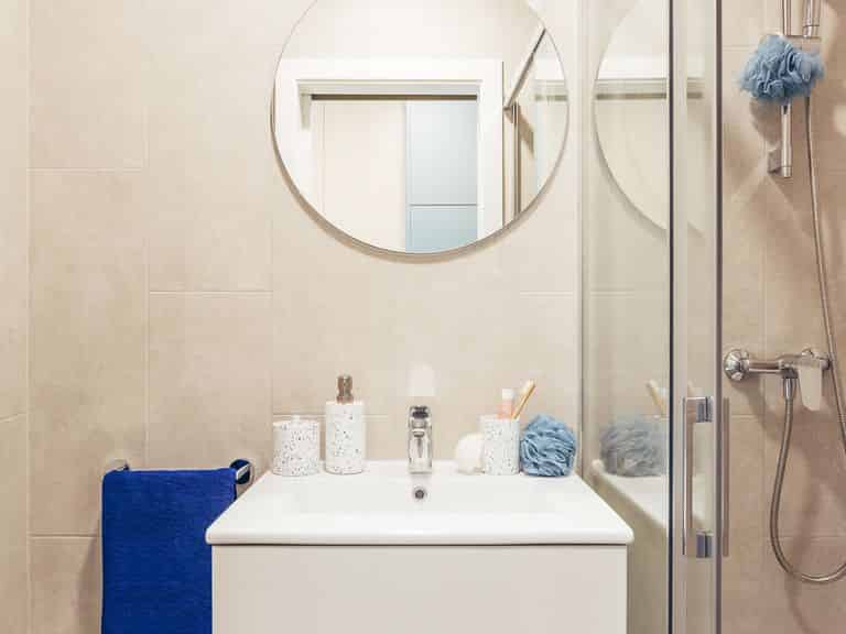 Kitchen?w=400&h=260&fit=crop&q=40&auto=format&trim=auto