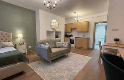 Bedroom 1 - Bathroom?w=400&h=260&fit=crop&q=40&auto=format&trim=auto
