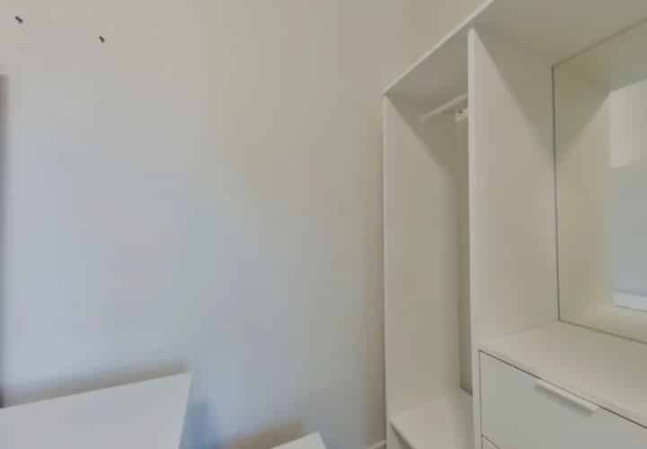 Kitchen?w=400&h=260&fit=crop&q=40&auto=format&trim=auto