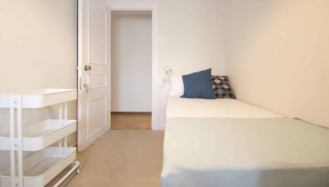 Kitchen?w=400&h=260&fit=crop&q=40&auto=format&trim=auto