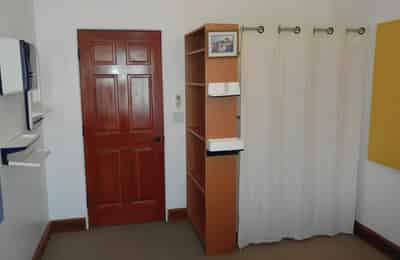 Private Room with A Shared Bath - Common Area?w=400&h=260&fit=crop&q=40&auto=format&trim=auto