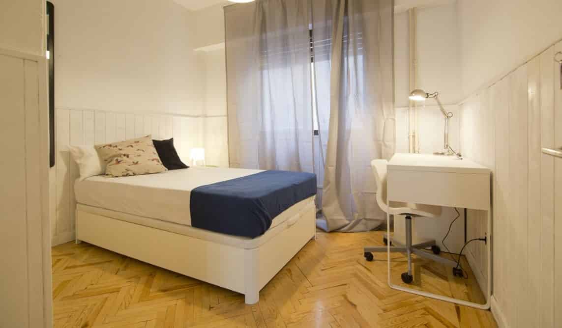 Kitchen?w=400&h=260&fit=crop&q=40&auto=format&trim=auto