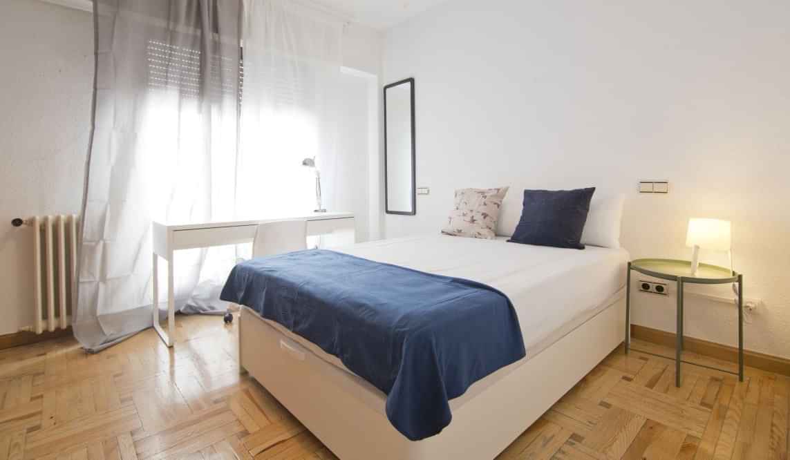 Kitchen?w=400&h=260&fit=crop&q=40&auto=format&trim=auto