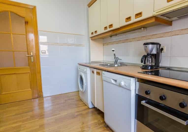 Amenities?w=400&h=260&fit=crop&q=40&auto=format&trim=auto