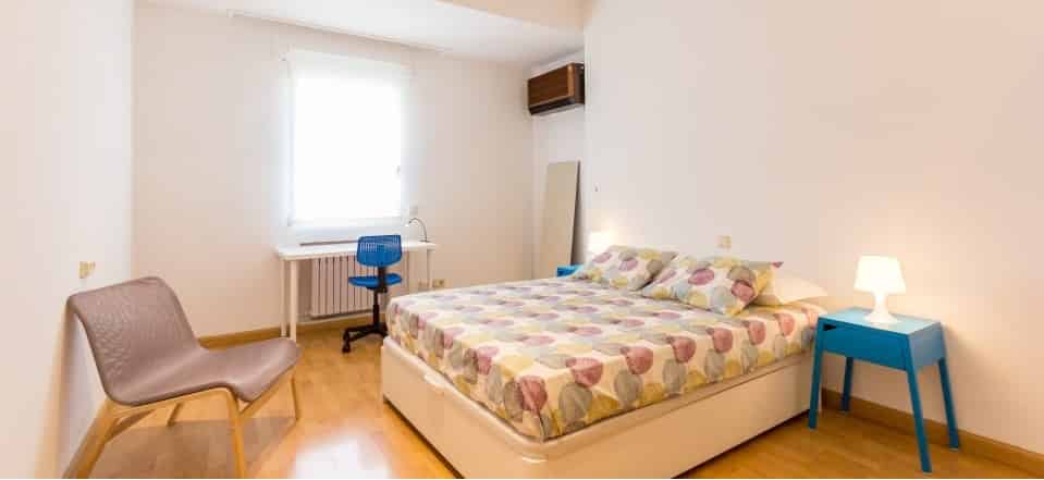 Amenities?w=400&h=260&fit=crop&q=40&auto=format&trim=auto