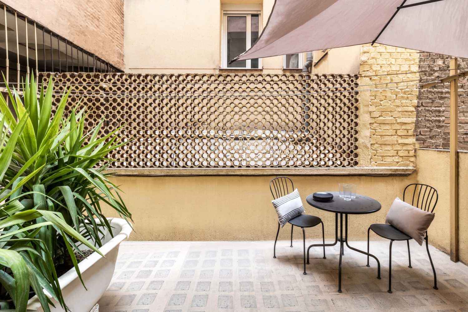 Retiro, Madrid - Madrid, Spain - Amenities