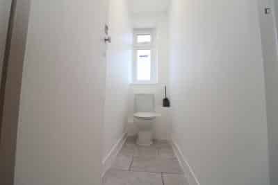 5 bedroom apartment, Maple Avenue - London, England, United Kingdom - Bedroom 5 - Bathroom