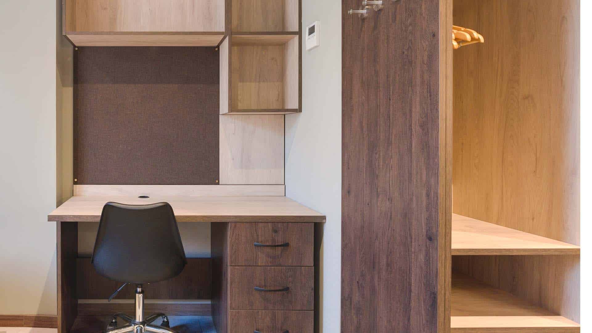 Common Area?w=400&h=260&fit=crop&q=40&auto=format&trim=auto