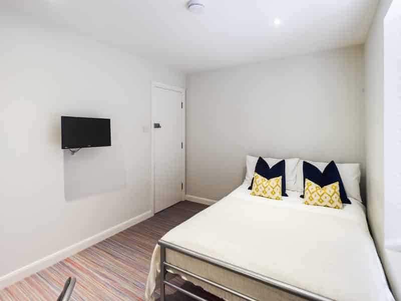 Bedroom 2 - Bathroom?w=400&h=260&fit=crop&q=40&auto=format&trim=auto