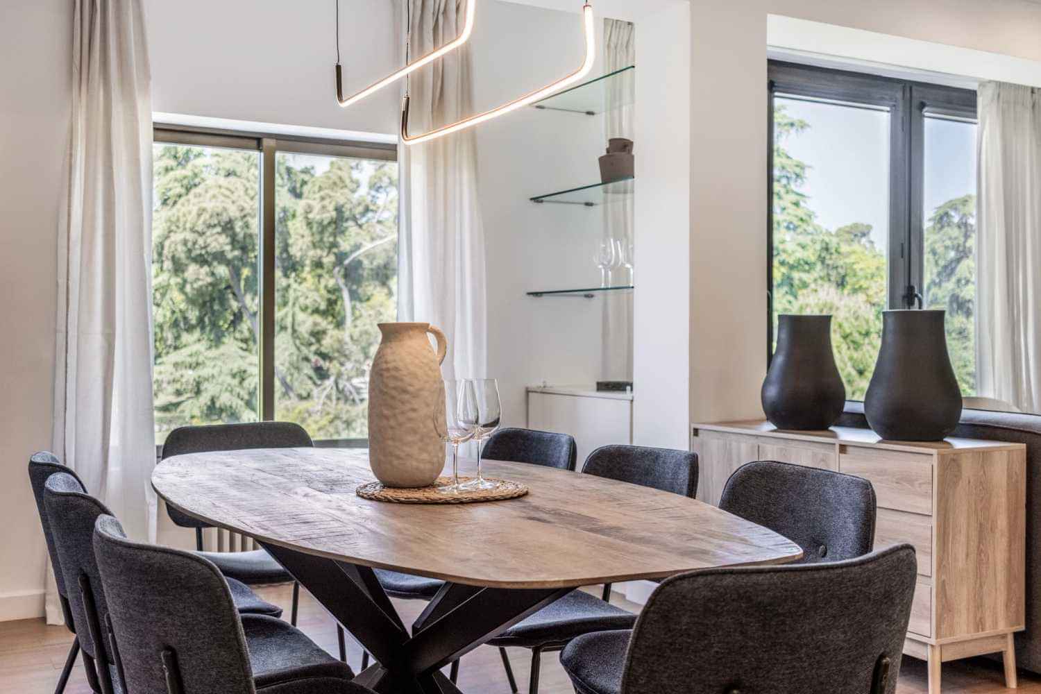 Amenities?w=400&h=260&fit=crop&q=40&auto=format&trim=auto