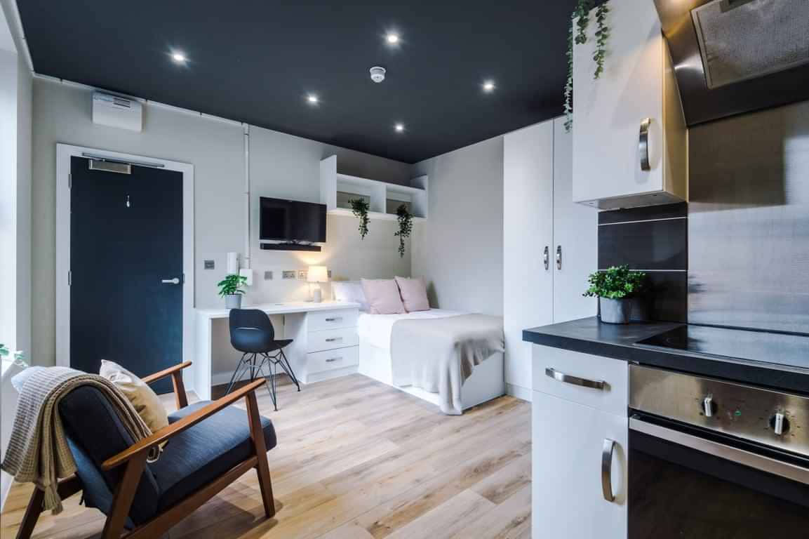 Floor Plan?w=400&h=260&fit=crop&q=40&auto=format&trim=auto