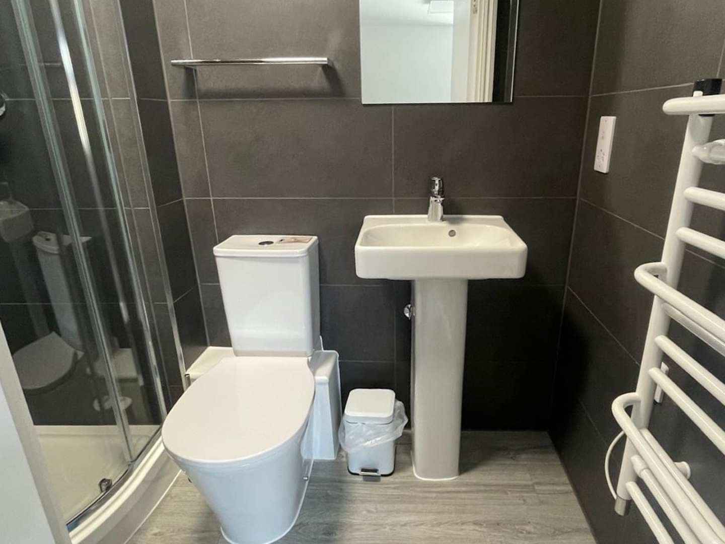 Double En-suite - Bedroom?w=400&h=260&fit=crop&q=40&auto=format&trim=auto