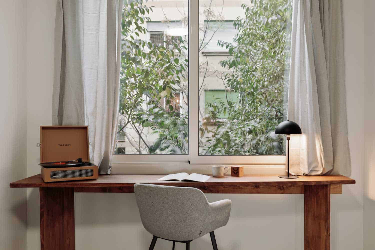 Common Area?w=400&h=260&fit=crop&q=40&auto=format&trim=auto