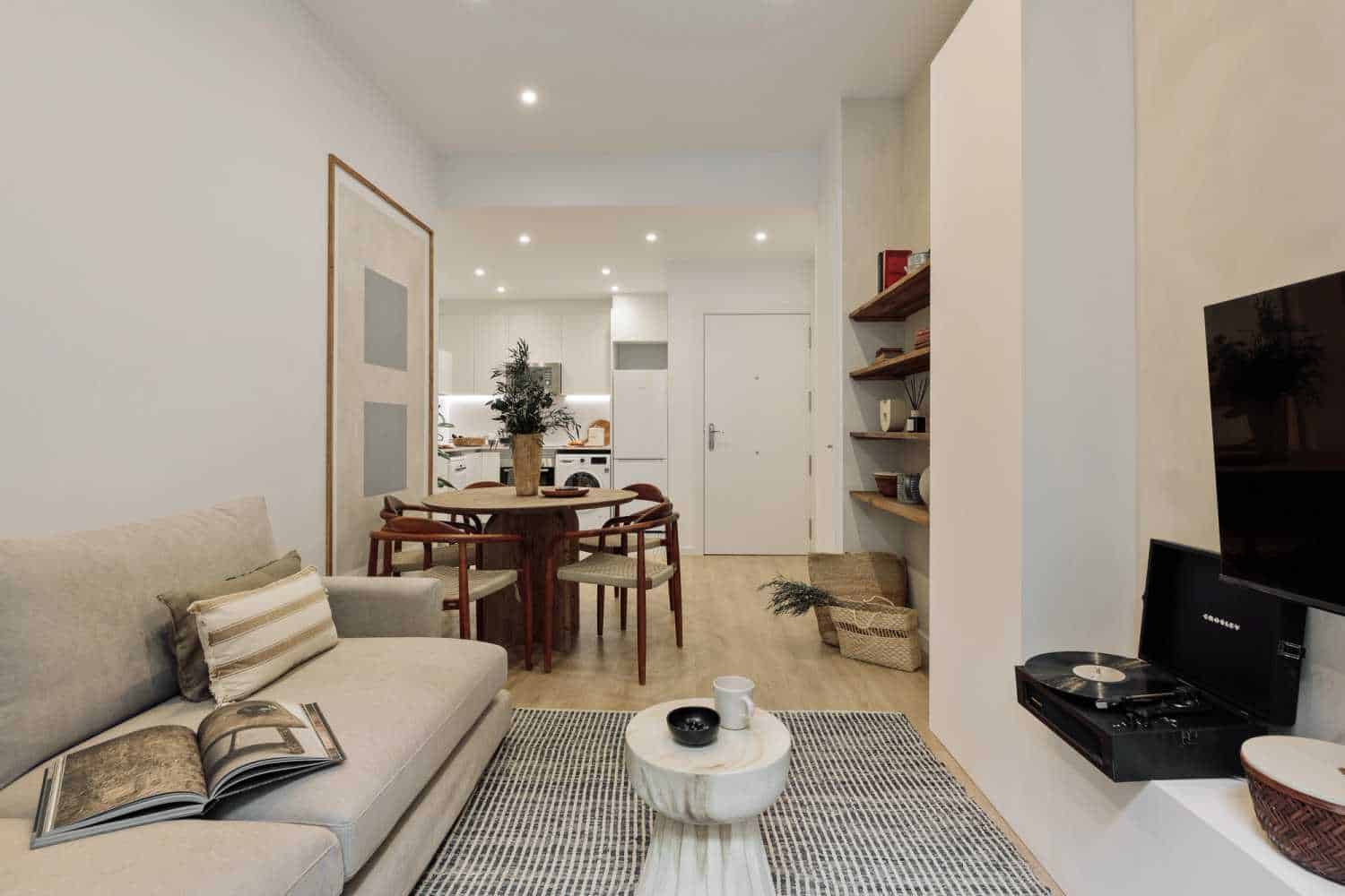 Common Area?w=400&h=260&fit=crop&q=40&auto=format&trim=auto