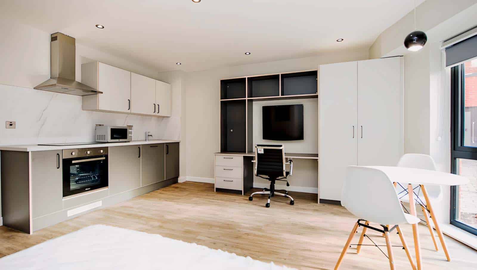 Room?w=400&h=260&fit=crop&q=40&auto=format&trim=auto