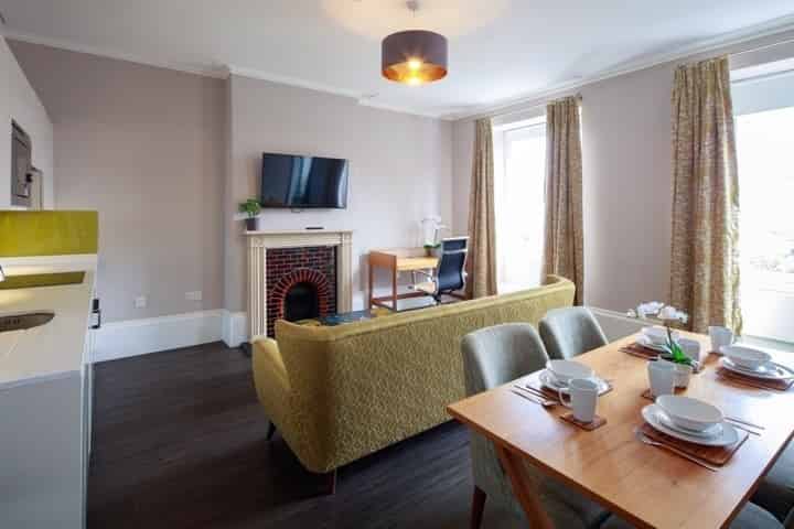 Room in a 2 Bedroom Apartment, 14, 16 Charlotte St, Bristol BS1 5PP - Bristol, England, United Kingdom - 2 Bedroom 1 Bathroom - Common Area