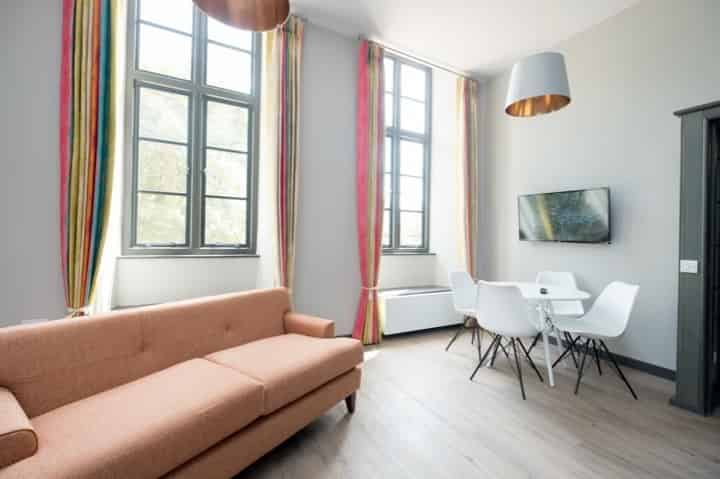 1 Bedroom Deluxe - Kitchen?w=400&h=260&fit=crop&q=40&auto=format&trim=auto