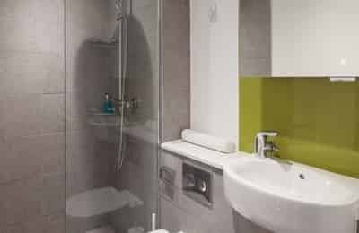 1 Bedroom 1 Bathroom - Bedroom?w=400&h=260&fit=crop&q=40&auto=format&trim=auto