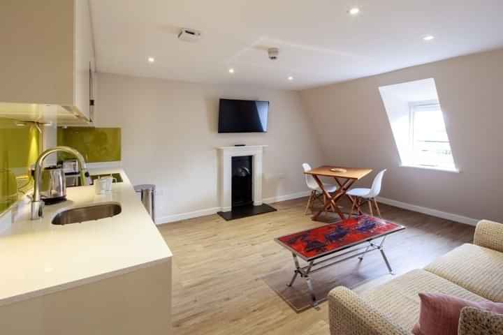 1 Bedroom 1 Bathroom  - Bedroom?w=400&h=260&fit=crop&q=40&auto=format&trim=auto