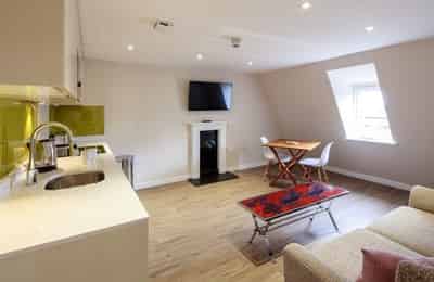 1 Bedroom 1 Bathroom - Bedroom?w=400&h=260&fit=crop&q=40&auto=format&trim=auto