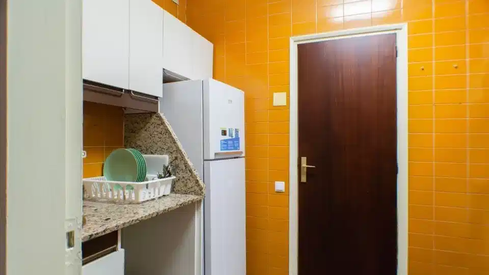 Comte Borrell 1, Barcelona - Barcelona, Spain - Kitchen