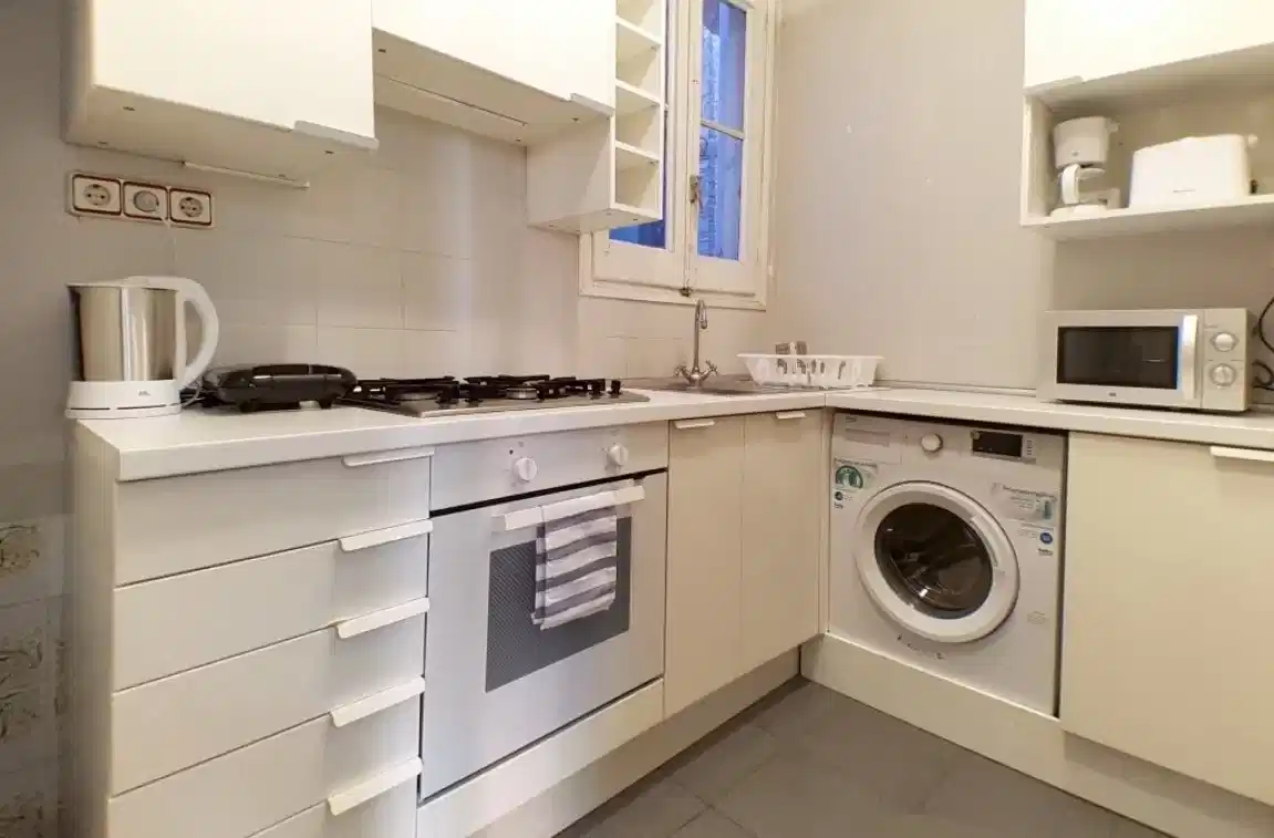 Corsega, Barcelona - Barcelona, Spain - Kitchen