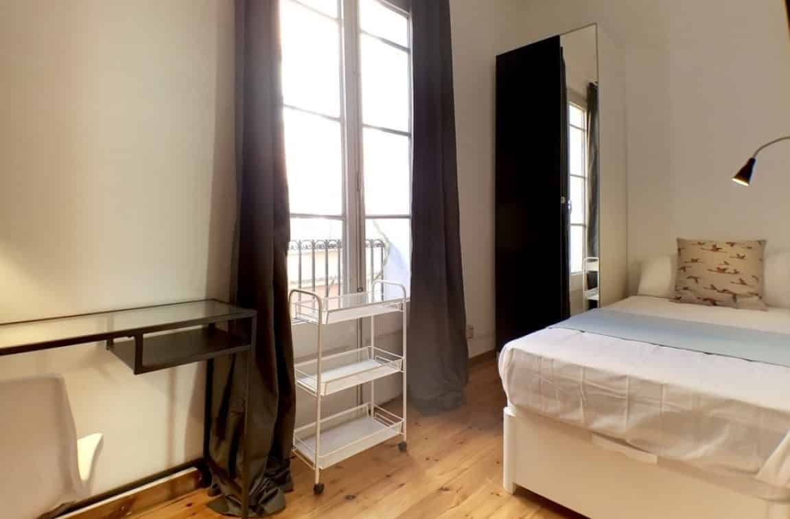 Kitchen?w=400&h=260&fit=crop&q=40&auto=format&trim=auto