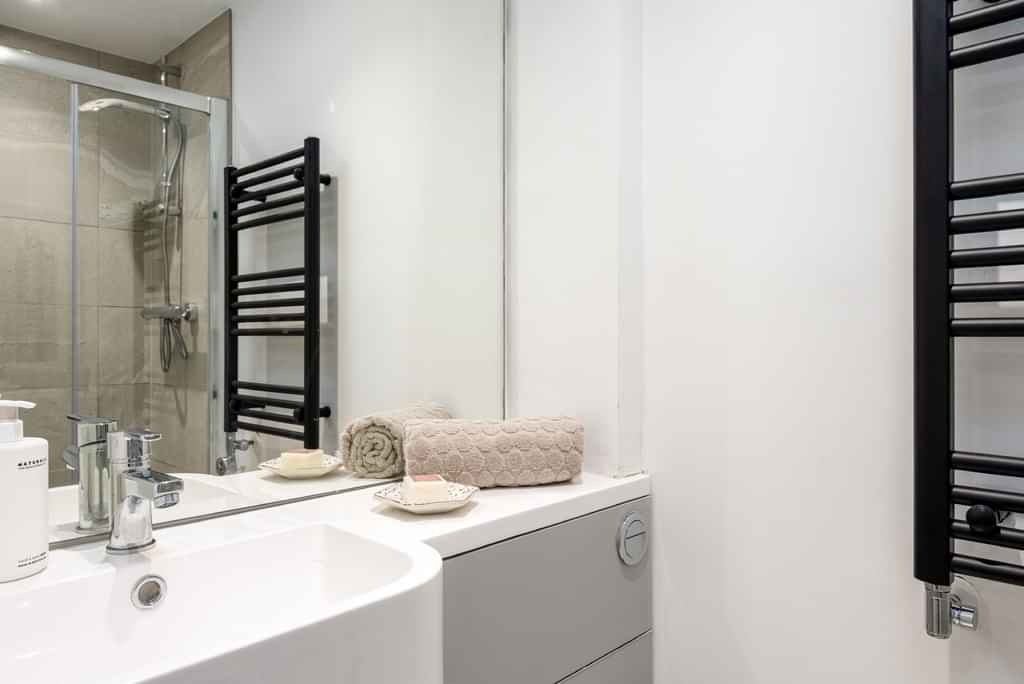 1 Bedroom Apartment, 48 Park Street, Bristol, BS1 5JN (7A) - Bristol, England, United Kingdom - 1 Bedroom 1 Bathroom  - Bathroom